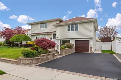 262 E Lexington Avenue, Oceanside, NY 11572 - Photo 1