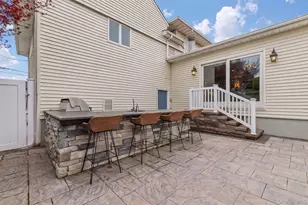262 E Lexington Ave, Oceanside, NY 11572 - Photo 23