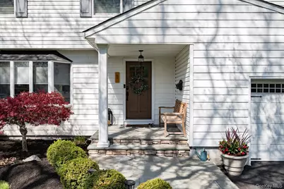 1 Catherwood Crescent, Melville, NY 11747 - Photo 3