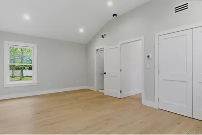 7 Mortimer Street, Westhampton Beach, NY 11978 - Photo 9