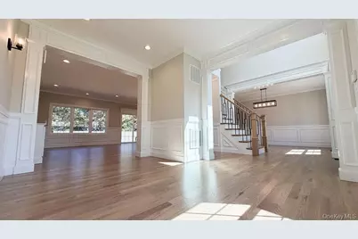 3421 Hawthorne Drive N, Wantagh, NY 11793 - Photo 13