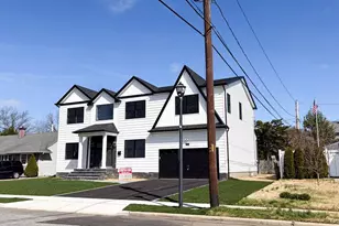 3421 Hawthorne Dr N, Wantagh, NY 11793 - Photo 3