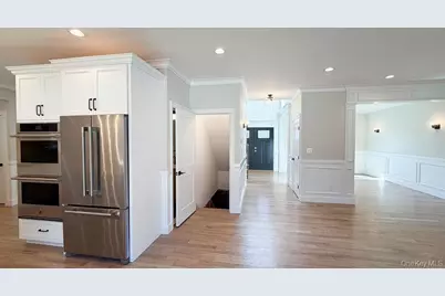3421 Hawthorne Drive N, Wantagh, NY 11793 - Photo 11