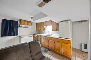 24 Jackson Ave, Elmont, NY 11003 - Photo 21