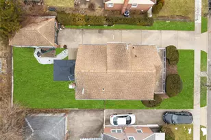24 Jackson Ave, Elmont, NY 11003 - Photo 27