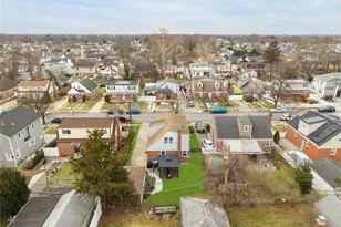 24 Jackson Ave, Elmont, NY 11003 - Photo 25