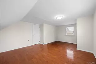 24 Jackson Ave, Elmont, NY 11003 - Photo 19