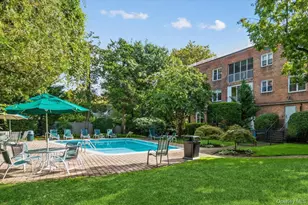 1390 Broadway, Hewlett, NY 11557 - Photo 17