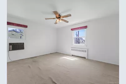 24 Jerold Street, Plainview, NY 11803 - Photo 17