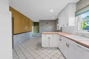 24 Jerold St, Plainview, NY 11803 - Photo 11