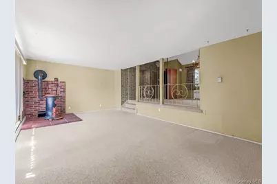 24 Jerold Street, Plainview, NY 11803 - Photo 13