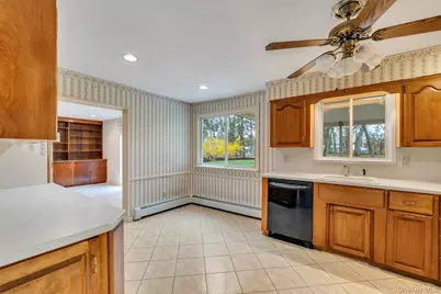 171 Nathan Drive, Bohemia, NY 11716 - Photo 19