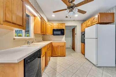 171 Nathan Drive, Bohemia, NY 11716 - Photo 23