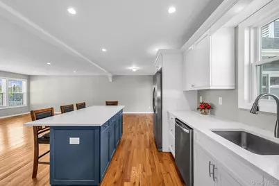 191 N Huron Street, Ronkonkoma, NY 11779 - Photo 7