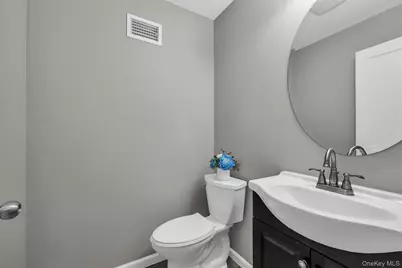 191 N Huron Street, Ronkonkoma, NY 11779 - Photo 15