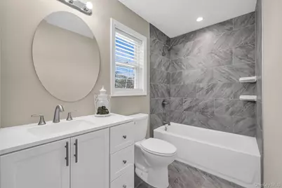 191 N Huron Street, Ronkonkoma, NY 11779 - Photo 23