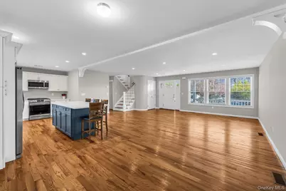 191 N Huron Street, Ronkonkoma, NY 11779 - Photo 5