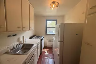 196-15 69th Ave, Fresh Meadows, NY 11365 - Photo 5