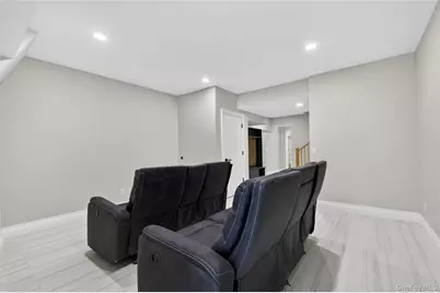 15 Ridge Drive, Port Washington, NY 11050 - Photo 37