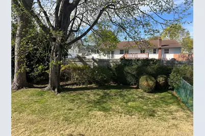 65 Thoreau Road, North Babylon, NY 11703 - Photo 17