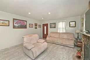 3076 Roxbury Rd, Oceanside, NY 11572 - Photo 9