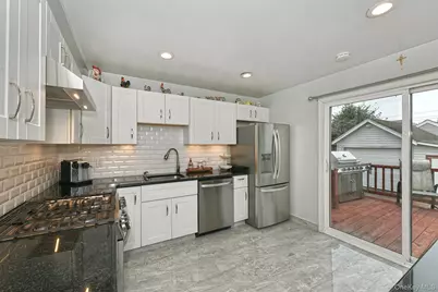 3076 Roxbury Road, Oceanside, NY 11572 - Photo 13