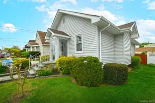 3076 Roxbury Rd, Oceanside, NY 11572 - Photo 3
