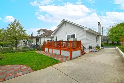3076 Roxbury Road, Oceanside, NY 11572 - Photo 31