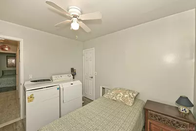 3076 Roxbury Road, Oceanside, NY 11572 - Photo 23