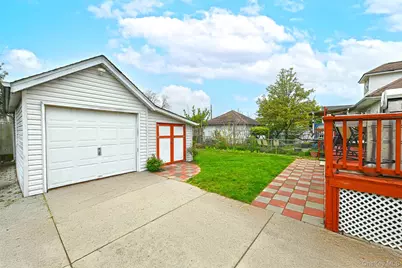 3076 Roxbury Road, Oceanside, NY 11572 - Photo 27