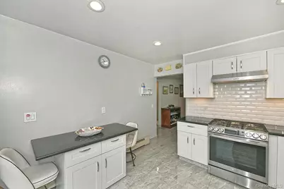 3076 Roxbury Road, Oceanside, NY 11572 - Photo 15