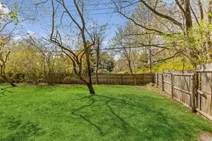 1360 Boxwood Dr W, Hewlett, NY 11557 - Photo 25