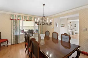 1360 Boxwood Dr W, Hewlett, NY 11557 - Photo 9