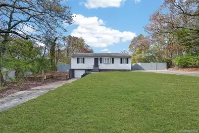 65 Maple Lane, Medford, NY 11763 - Photo 3
