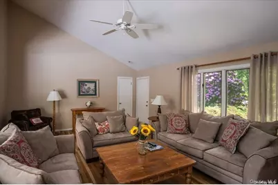 13 Van Scoys Path W, East Hampton, NY 11937 - Photo 3