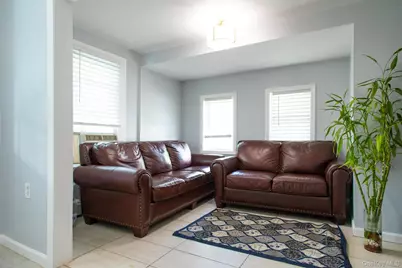 8 Brightside Avenue, Central Islip, NY 11722 - Photo 9
