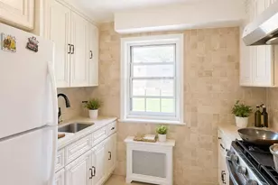 15052 Melbourne, Flushing, NY 11367 - Photo 5