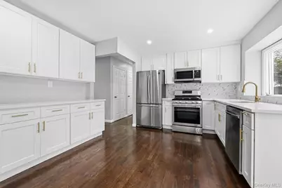 72 Seminole Street, Selden, NY 11784 - Photo 9