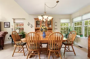 300 Rockwood Ct, Yorktown Heights, NY 10598 - Photo 9