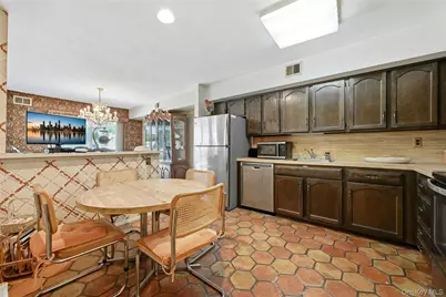 29 Jennings Lane, Woodbury, NY 11797 - Photo 15