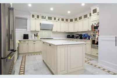24814 Van Zandt Avenue, Little Neck, NY 11362 - Photo 11