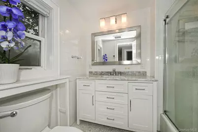 21 S Washington Street, Port Washington, NY 11050 - Photo 15