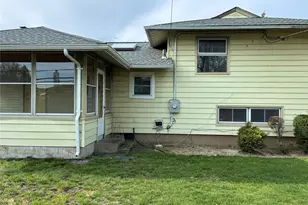 1474 Stephen Marc Ln, East Meadow, NY 11554 - Photo 3