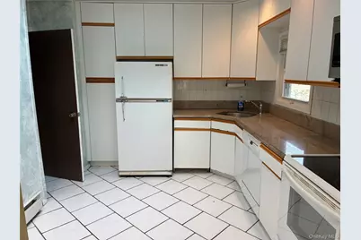 1474 Stephen Marc Lane, East Meadow, NY 11554 - Photo 5