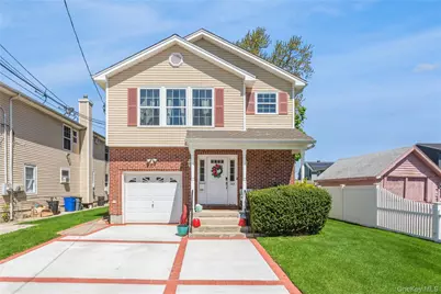 165 Wellesley Street, Hempstead, NY 11550 - Photo 1