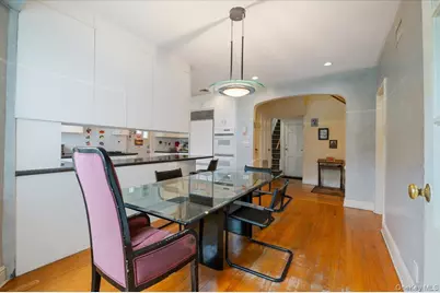 60 Broadway, Lawrence, NY 11559 - Photo 9