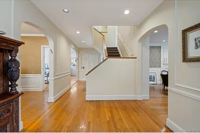 60 Broadway, Lawrence, NY 11559 - Photo 3