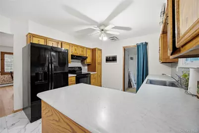 27 Millbury Lane, Setauket, NY 11720 - Photo 9