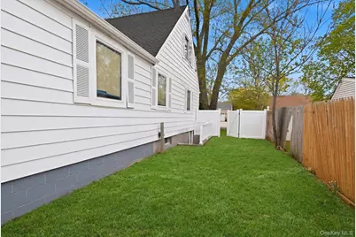 23 Woods Lane, Centereach, NY 11720 - Photo 3
