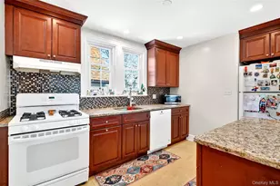 28 Spruce St, New Rochelle, NY 10805 - Photo 35